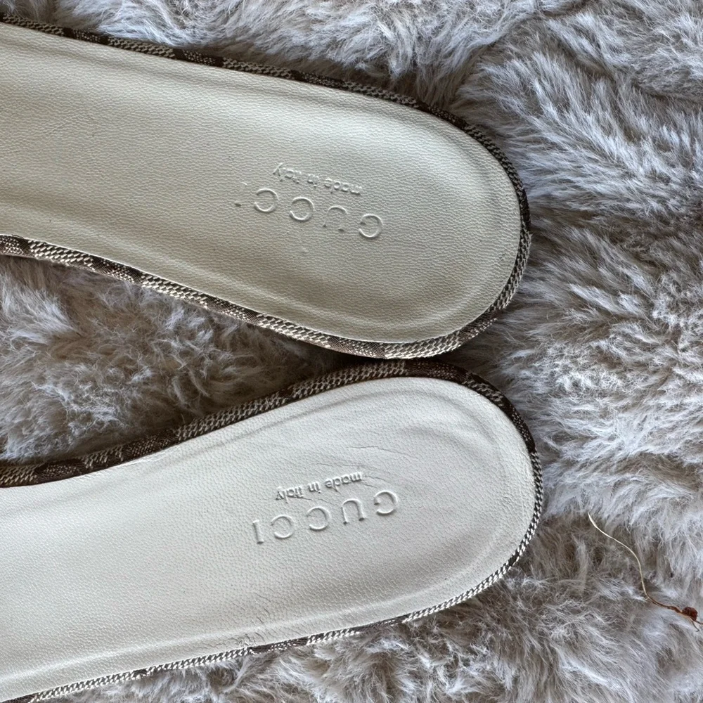 Gucci Beige GG Canvas Slide Sandals with Gold Hardware - Picture 3 of 4